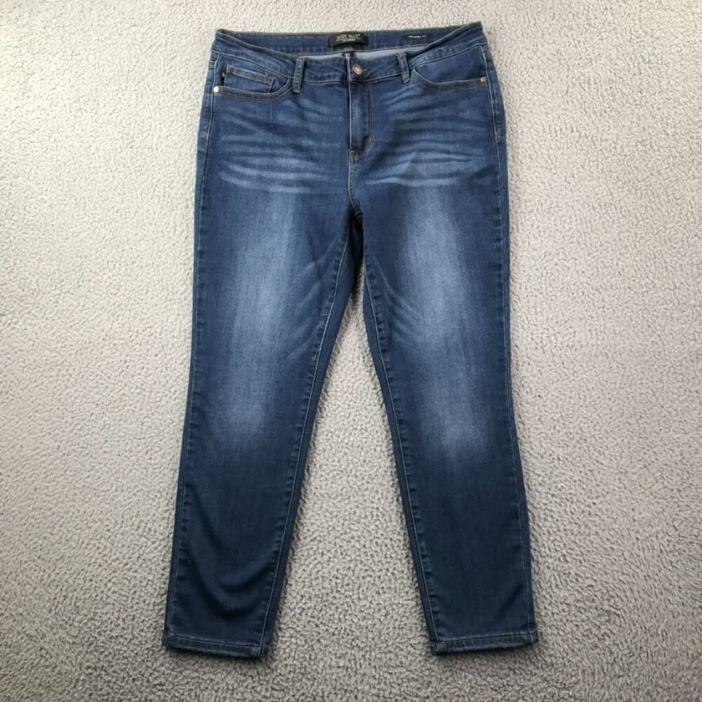 JUDY BLUE Womens Size 32 Relaxed Fit Mid Rise Skinny‎ Crop Jeans w/ 26" Inseam